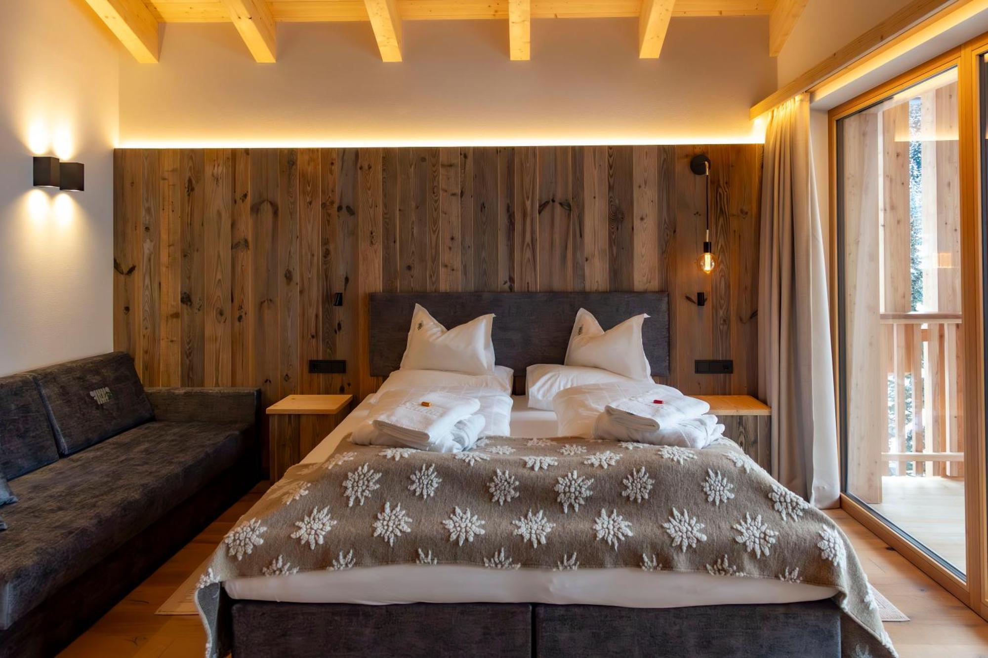 Rezia Hotel