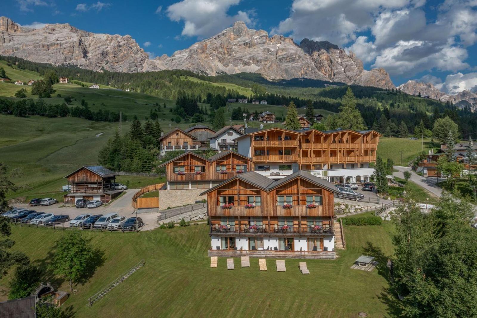 Rezia Hotel 3*