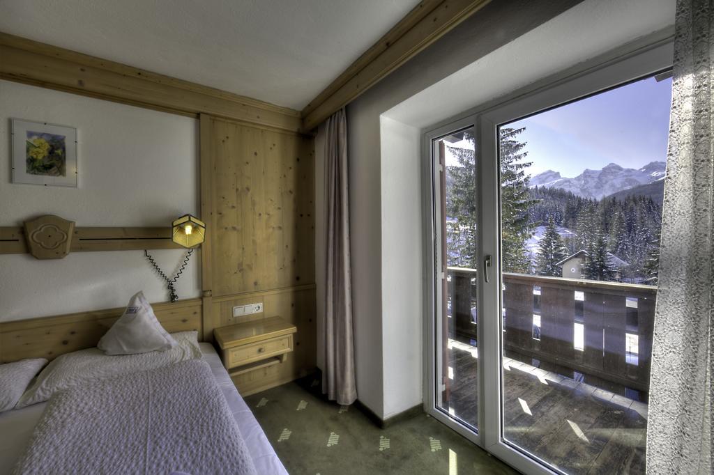 Hotel Rezia 3*