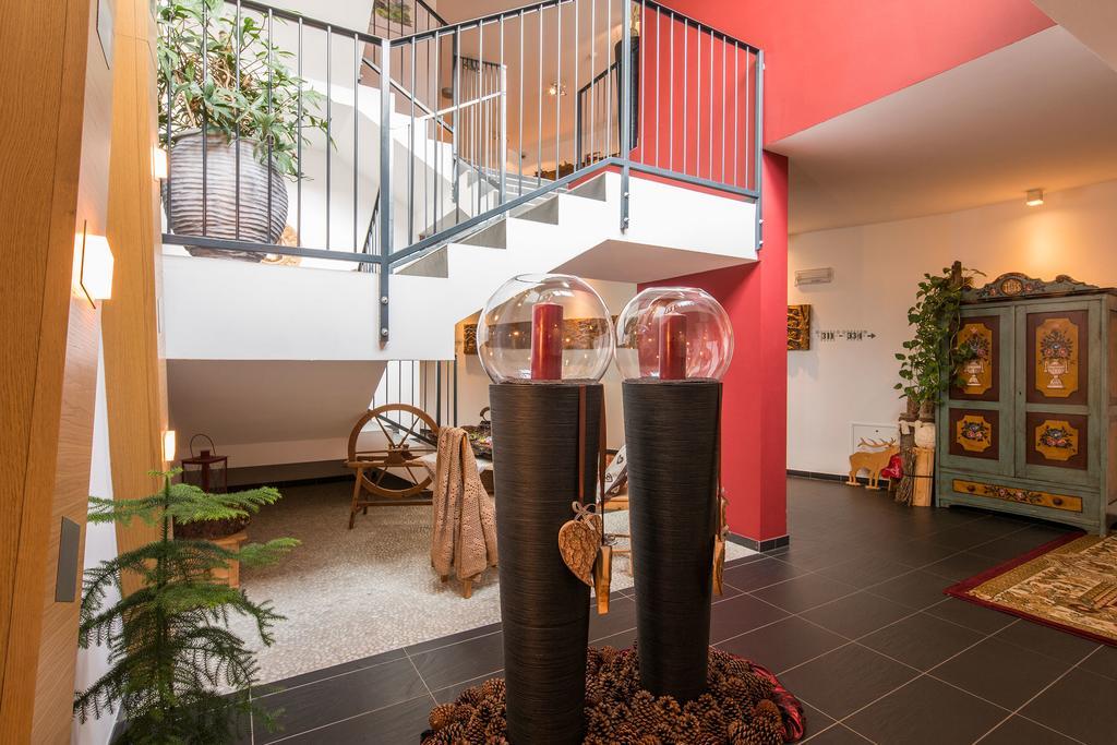 Hotel Rezia 3*