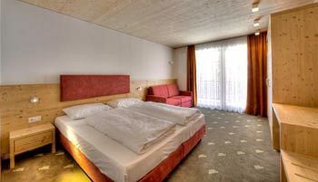 Hotel Rezia 3*